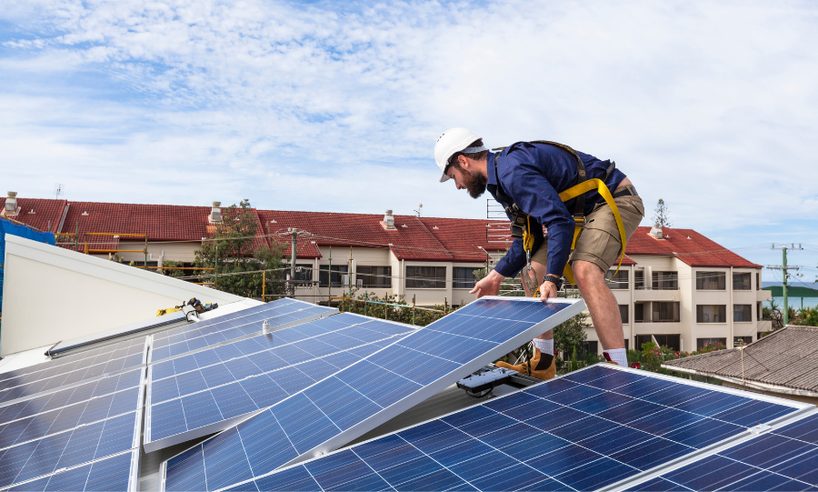 Case green, la Ue spinge sul solare